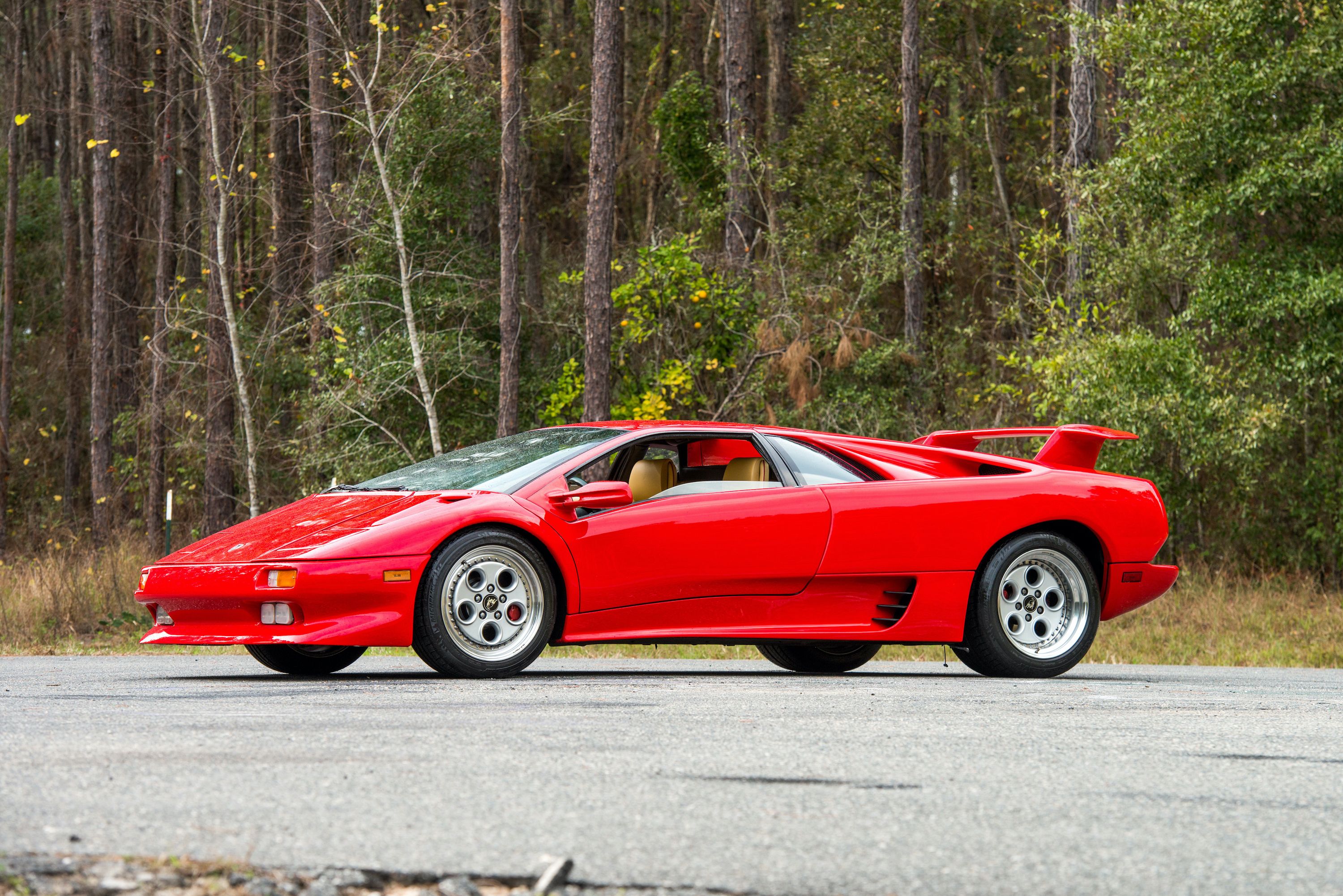 Ведучий не впорався з керуванням на мокрій дорозі - фото 1