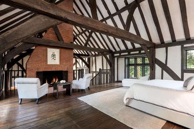 Аріана Гранде купила історичний каліфорнійський будинок телеведучої Еллен Дедженерес - фото 411367