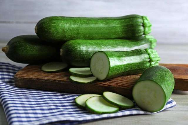 Цей літній овоч корисний для печінки і серця - фото 411589