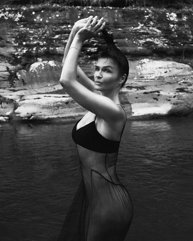 51-річна супермодель вразила мережу голою фотосесією (кадри 18+) - фото 411802