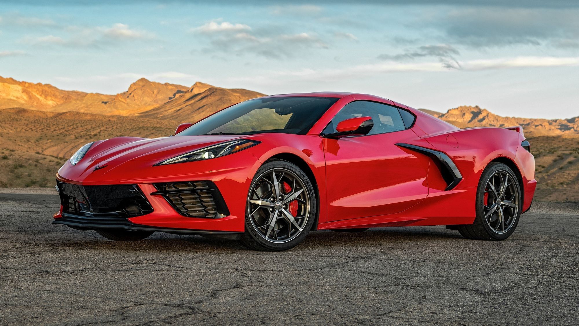 Спортивний Corvette проїхався під вантажівкою, виконавши трюк з Форсажу