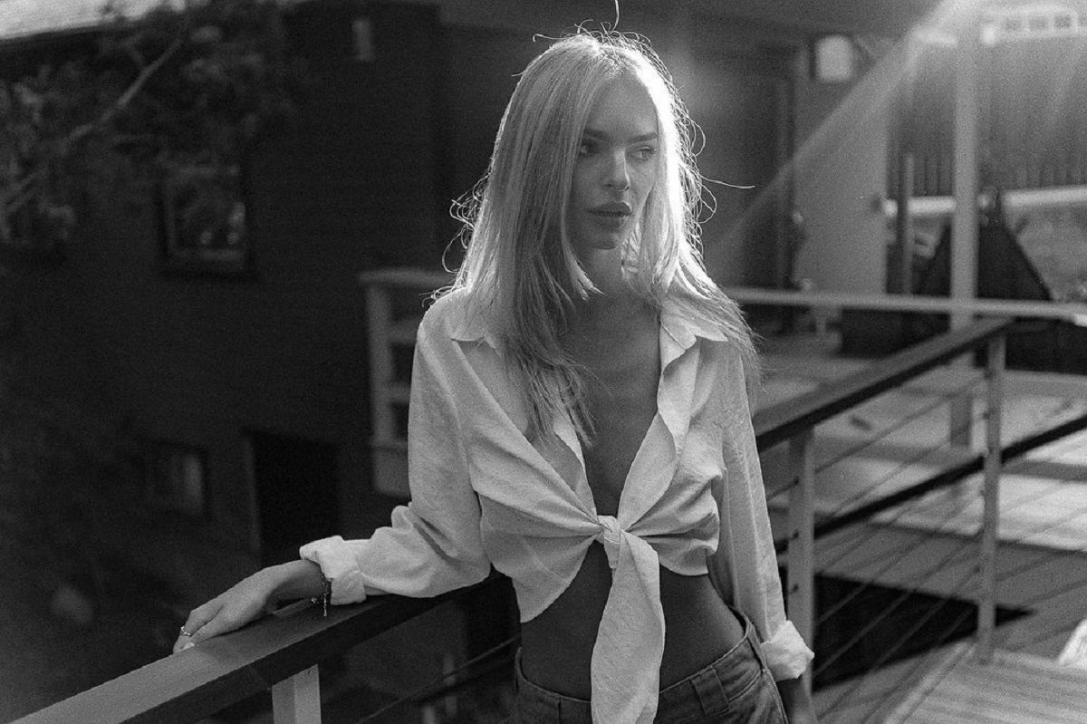 Емілі Ратажковскі білявеп - фото 1