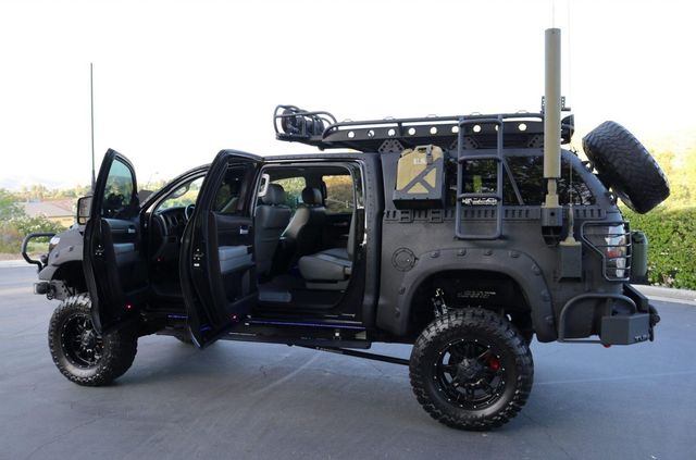 Для порятунку під час апокаліпсису: з молотка пустять круту Toyota Tundra - фото 412330