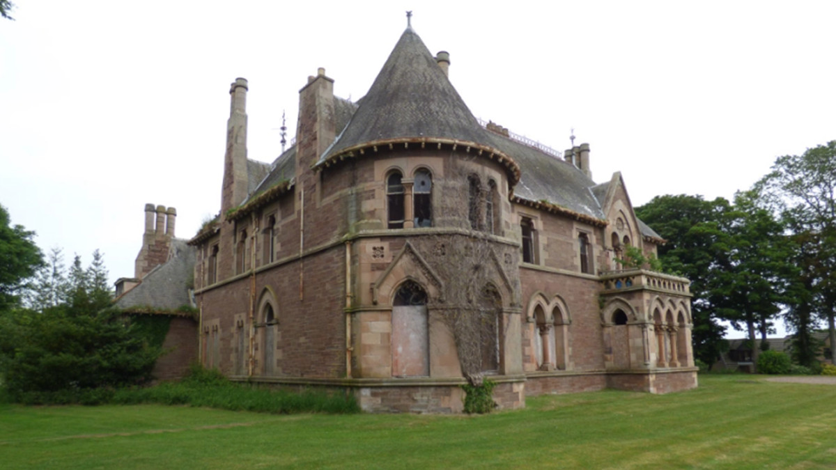 У Шотландії продається готичний замок лише за 1 фунт - фото 1