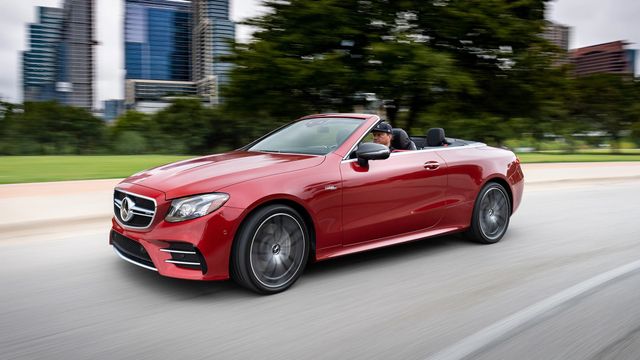 Водії на кабріолетах рідше потрапляють у ДТП - фото 412528