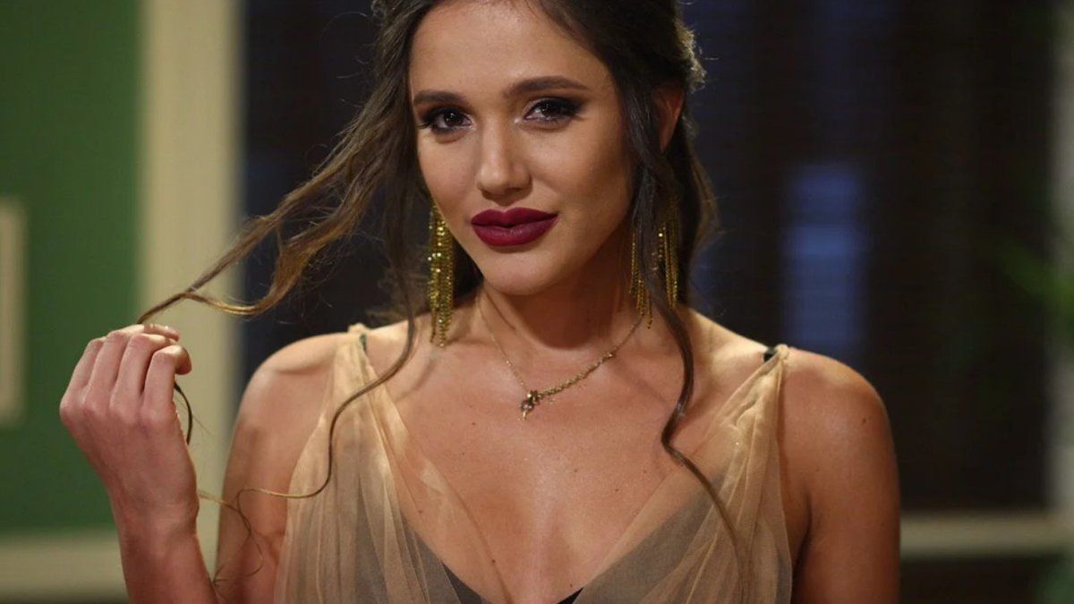 Переможниця Холостяка Даша у відвертому бікіні розслабилася на пляжі