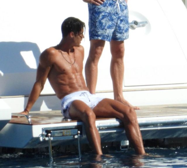 Як Кріштіану Роналду релаксував за 33 тисячі євро: у мережу злили фото гарячого вікенду - фото 412822