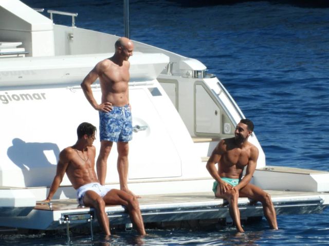 Як Кріштіану Роналду релаксував за 33 тисячі євро: у мережу злили фото гарячого вікенду - фото 412826