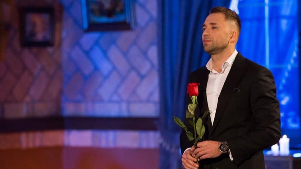 Холостяк Макс Михайлюк блиснув сталевим пресом