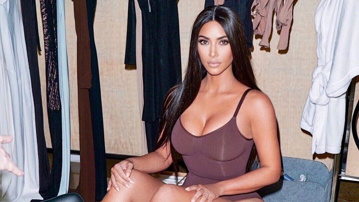 Кім Кардашян зважилася на експеримент із зовнішністю