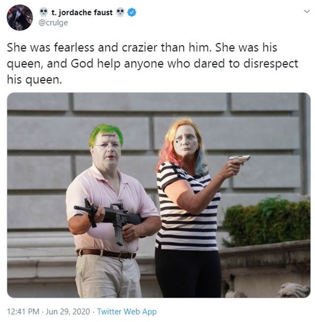 У США подружжя зі зброєю зустріло мітингувальників, і відразу ж стало зіркою мережі - фото 413157