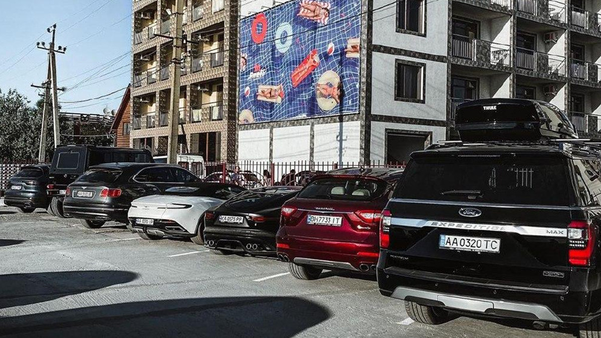 Елітна парковка під Одесою - фото 1