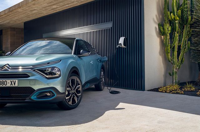 Водій відчує себе Аладдіном: нові деталі про кросовер Citroen C4 - фото 413343