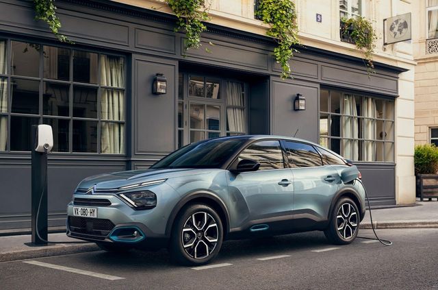 Водій відчує себе Аладдіном: нові деталі про кросовер Citroen C4 - фото 413345