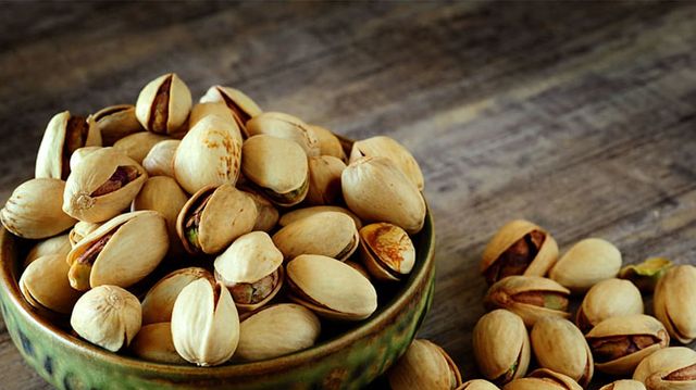 Названі цілющі властивості фісташок для організму - фото 413535
