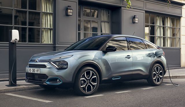 Citroën представили електромобіль-конкурент Nissan Leaf - фото 413540