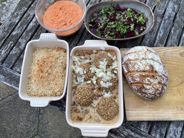 Професор приготував страви за стародавніми рецептами, якими вечеряли 3770 років тому - фото 413726