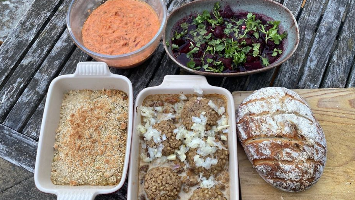 Професор приготував страви за стародавніми рецептами, якими вечеряли 3770 років тому