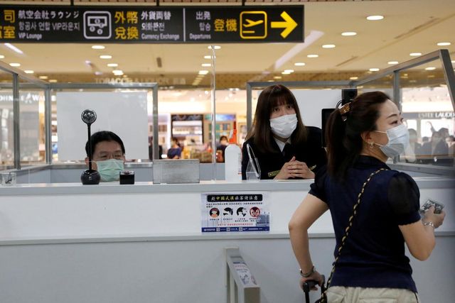 Фейкові польоти: на Тайвані придумали заняття для тих, хто нудьгує за подорожами - фото 413757