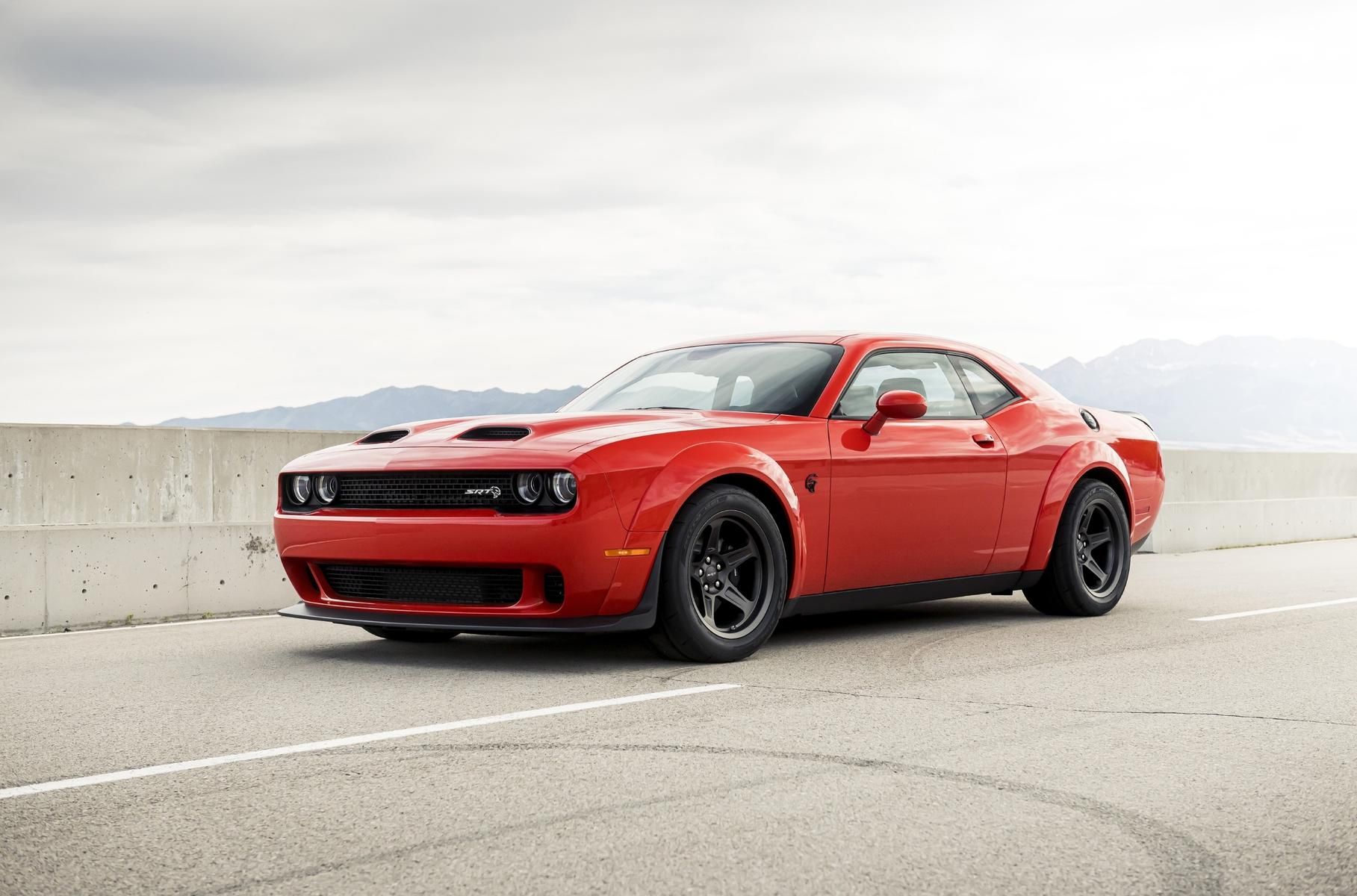 818 "конячок" під капотом: представлено Dodge Challenger SRT Super Stock