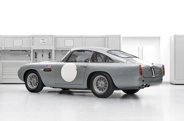 На продаж виставили перший екземпляр 'перевипущеного' Aston Martin DB4 GT - фото 413971