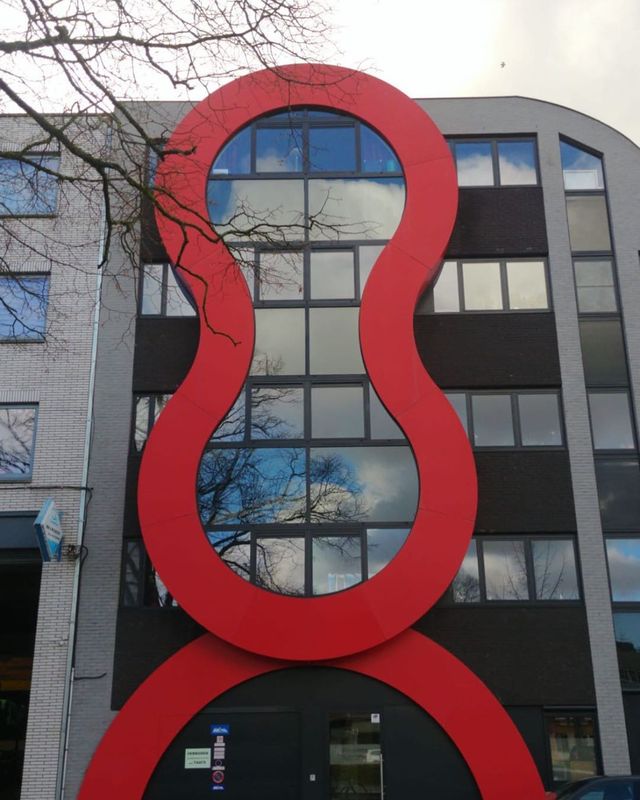 Потворна бельгійська архітектура, яка дивує: епічні фото - фото 414098