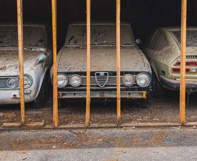 Закинули на 40 років: у США знайшли гараж з класичними Alfa Romeo - фото 414216