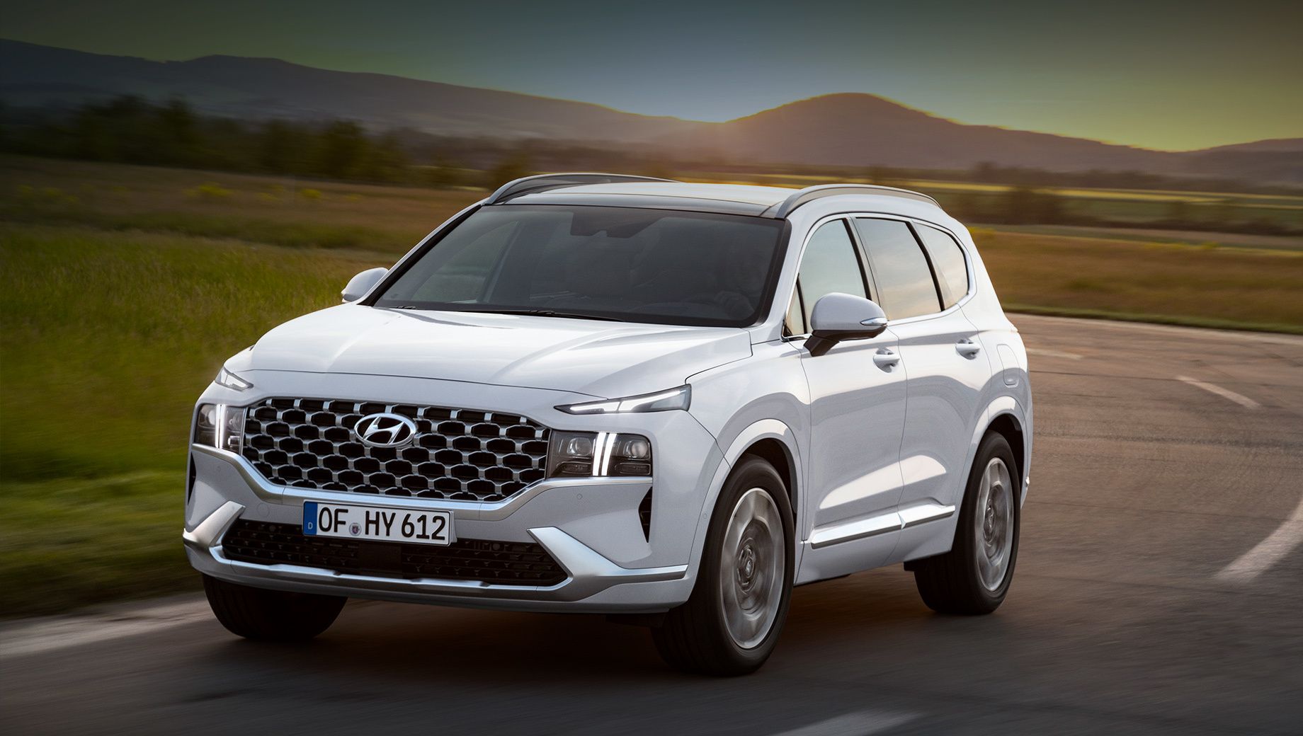 Hyundai розкрив подробиці оновленого кросовера Santa Fe 2020