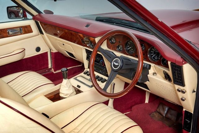 Вінтажний Aston Martin Девіда Бекхема продають за пів мільйона - фото 414340