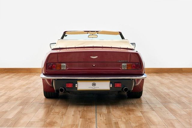 Вінтажний Aston Martin Девіда Бекхема продають за пів мільйона - фото 414341