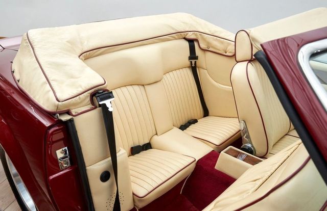 Вінтажний Aston Martin Девіда Бекхема продають за пів мільйона - фото 414343