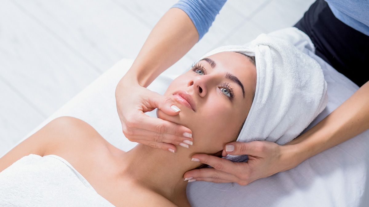 Своїми руками: три інструкції, як робити масаж обличчя