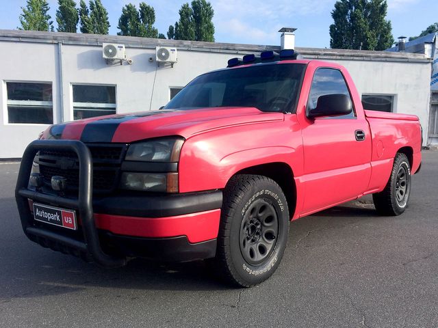 В Україні продають авто, на якому їздив Зеленський у серіалі Слуга народу - фото 414607