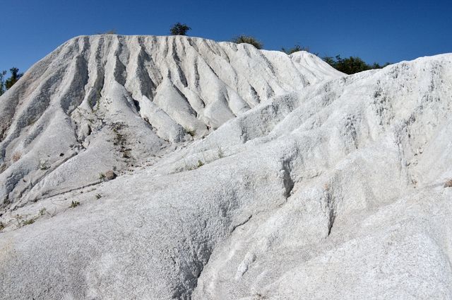 Відпочинок в Україні: 5 небанальних місць, які зачарують своєю красою - фото 414653