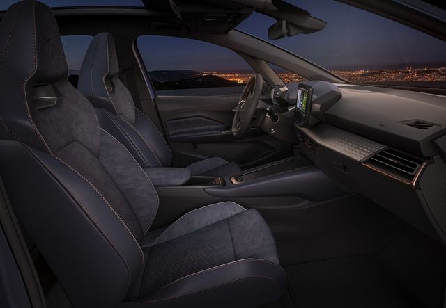 SEAT представили свій перший електромобіль - фото 414828