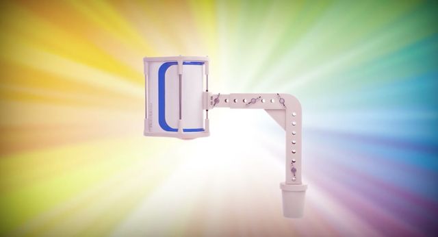 Поки кермує автопілот: водіям Tesla продаватимуть робота для орального сексу (відео 18+) - фото 415033