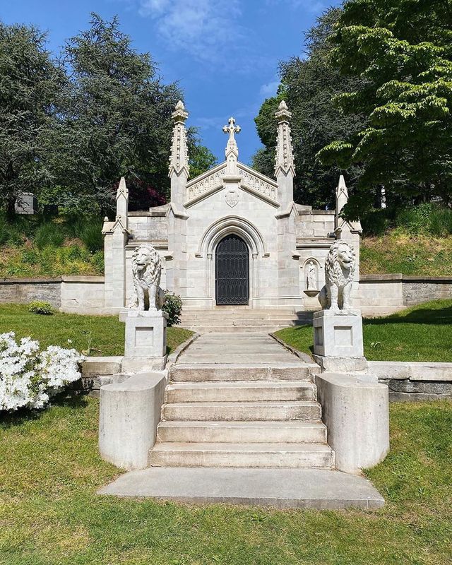 У Нью-Йорку відкрили моторошну вакансію: працівнику заплатять за проживання на кладовищі - фото 415085