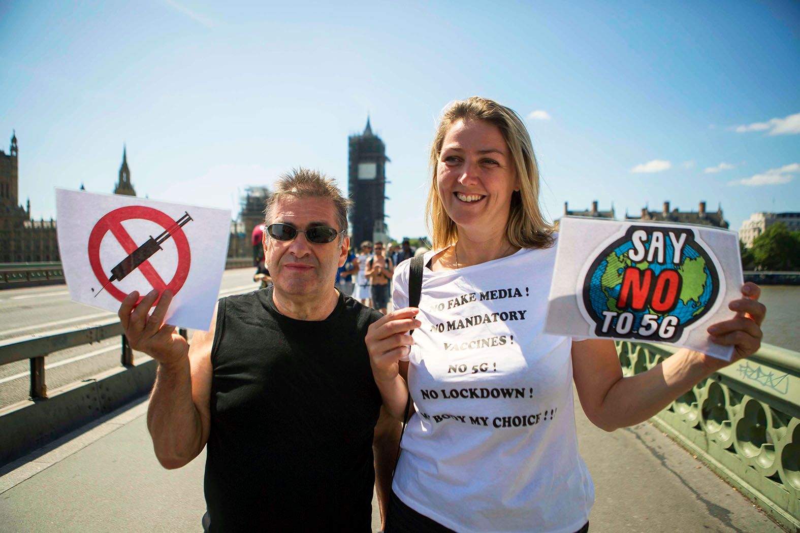 Учені перевірили вплив 5G на людину: шапочки з фольги ховати можна?