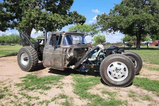 З молотка пустять хот-род на базі 60-річного Ford F-600 - фото 415591