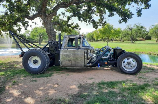 З молотка пустять хот-род на базі 60-річного Ford F-600 - фото 415592