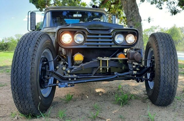 З молотка пустять хот-род на базі 60-річного Ford F-600 - фото 415593