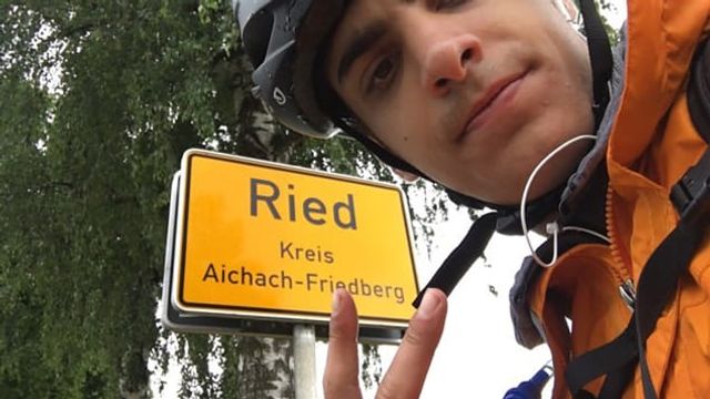 Через карантин грек добирався додому з Шотландії на велосипеді - фото 415725