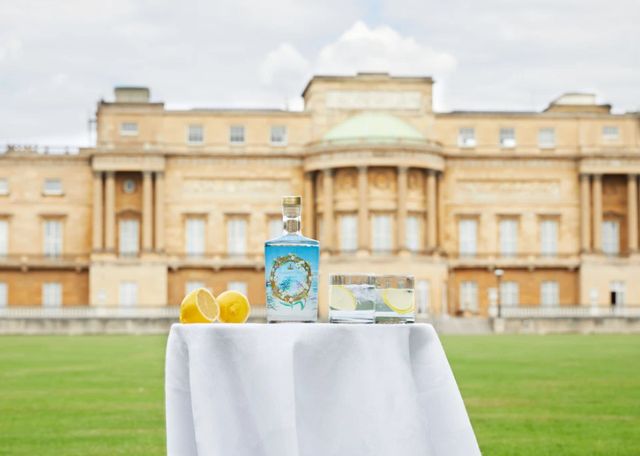Букінгемський палац випустив свій королівський джин - фото 415861