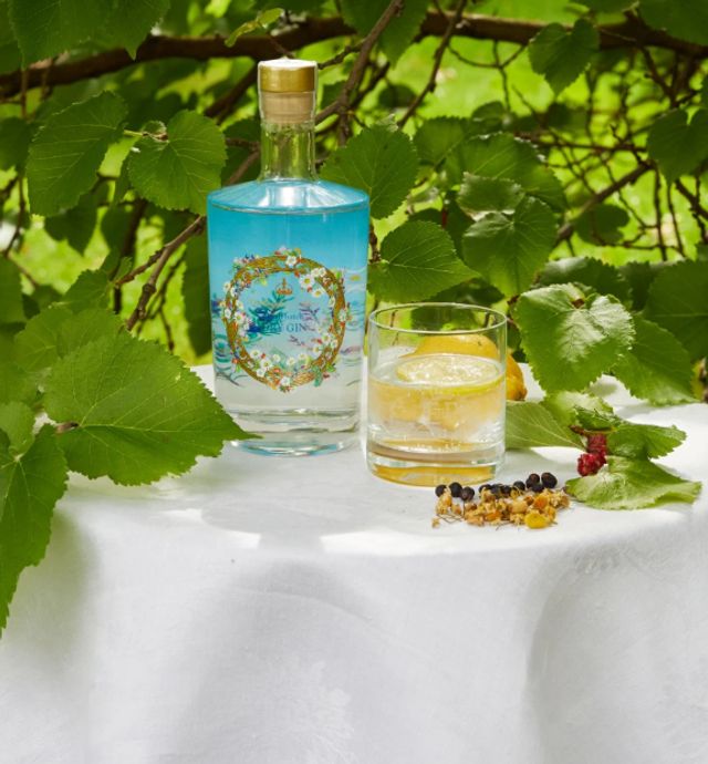 Букінгемський палац випустив свій королівський джин - фото 415862