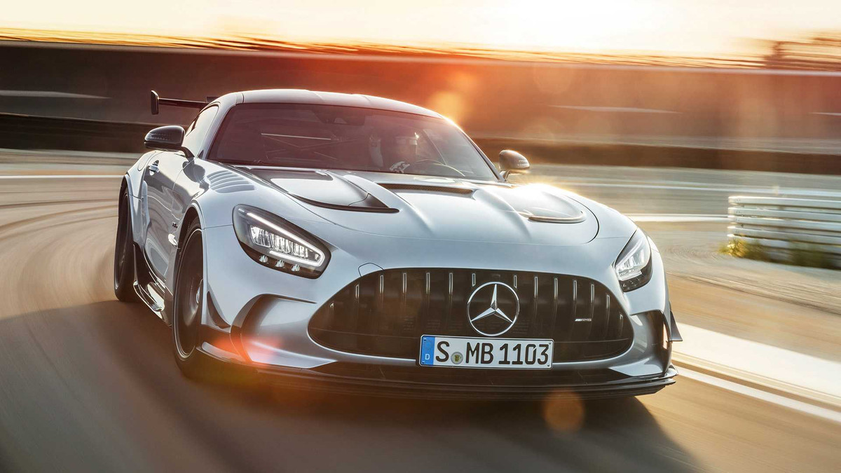 Новий суперкар Mercedes-AMG вражає потужністю - фото 1