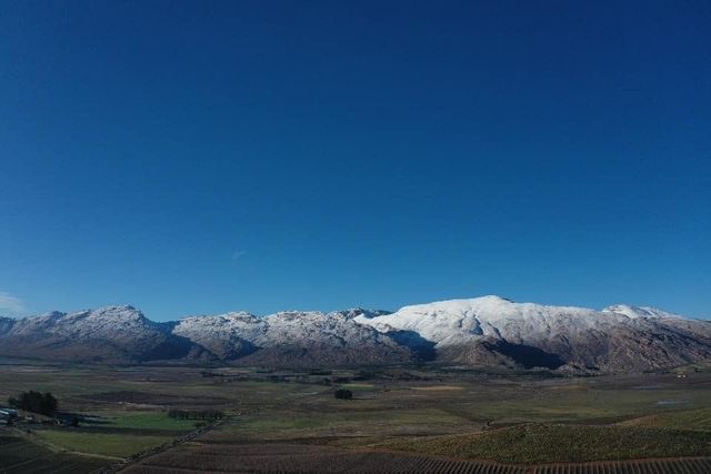 Південну Африку засипало снігом: вражаючі кадри - фото 416078