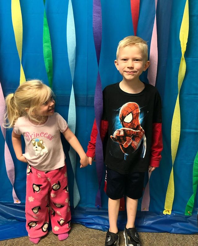 Бріджер з сестрою - фото 416178