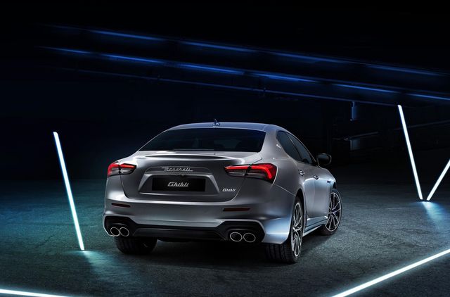 Maserati презентувала перший гібрид марки - фото 416208