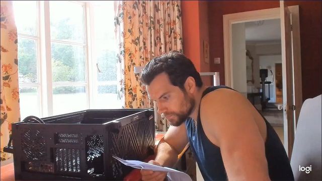Генрі Кавілл зібрав собі ігровий ПК: у скільки йому обійшовся комп - фото 416255