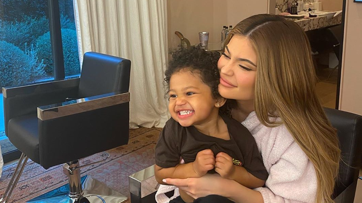 Кайлі Дженнер купила 2-річній дочці сумку за тисячу доларів